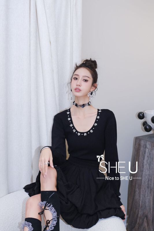 New year in early spring! [she u] U-neck thin and clavicle nail bead sweater c50105# cqw