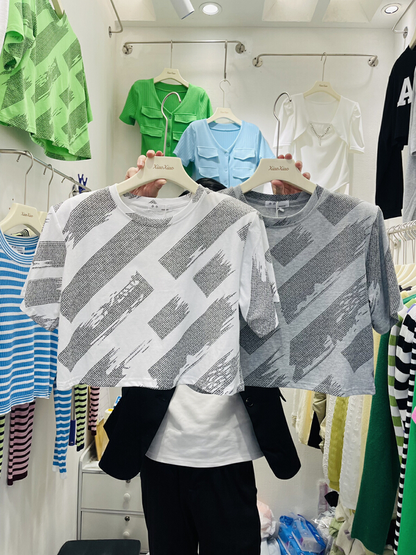 New year in early spring! [small clothing] personalized and versatile short sleeved T-shirt 2104# Cl
