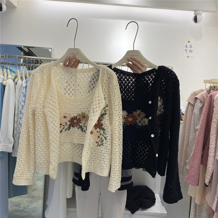 Early spring! [linkayi] Korean version of small fresh Embroidery Flower knitted cardigan (only cardigan sold) 7068# hjy