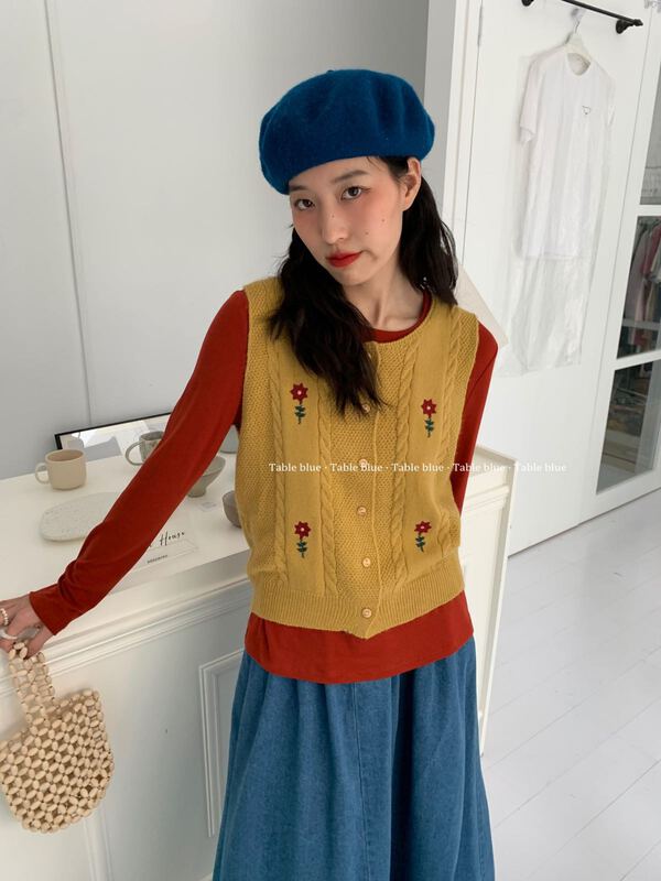 New year in early spring! [table blue] fashionable sleeveless lady warm sweater 2048-1# LSW