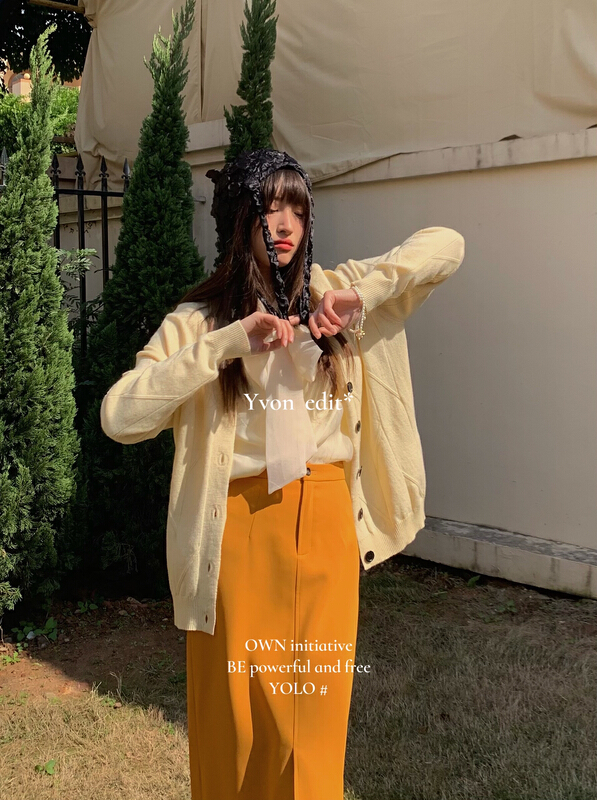 goods in stock! New year in early spring! [Yiwan y.von] Korean version simple and niche design V-neck knitted cardigan 1898# XJ