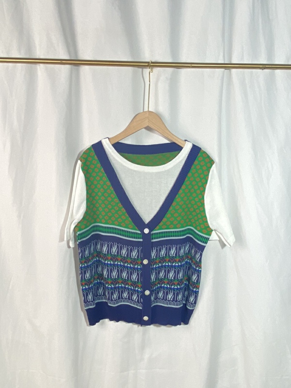 New in early summer! [Yi show shop] round neck design sense splicing shirt 1118# Cl