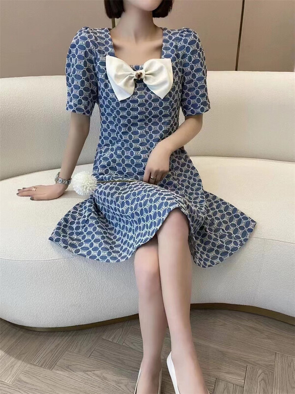 【UUS】方領壓褶套頭連衣裙  222562#  ZYH