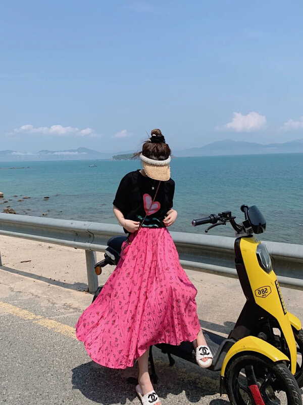 New in early summer! [L.L studio] Korean love T-shirt + floral pleated high waist skirt set 7480# PCZ