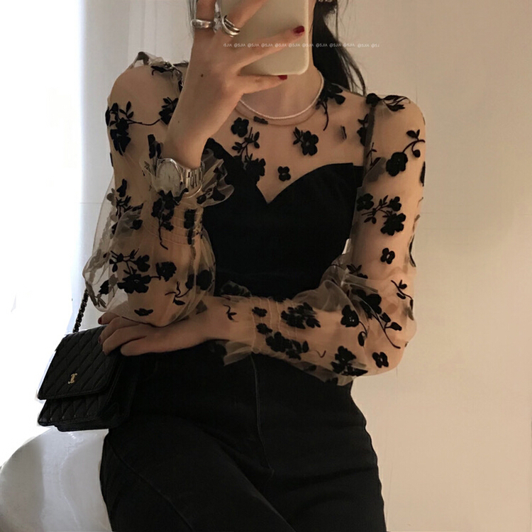 New year in early spring! [timely rain] Han Feng ins temperament love collar velvet stitched mesh flower blouse (only selling blouses) 56530# YYW