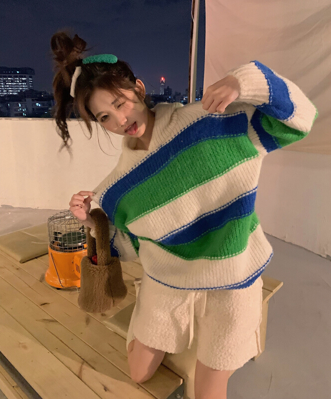 [timely rain] Han Feng ins lazy wind aging versatile hooded Pullover versatile contrast color warm sweater (with no accessories, front compartment) 17046# jhy