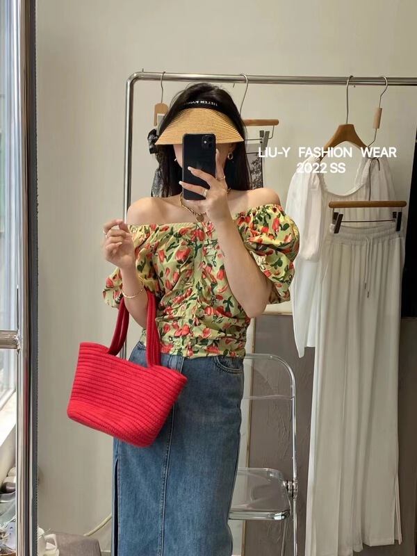 New in early summer! [Liu. Y] simple tulip broken flower one shoulder shirt 6168-1# XYY