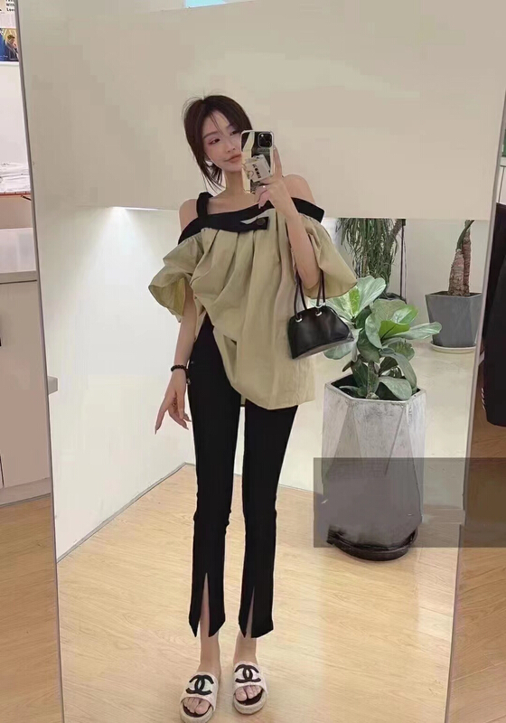 goods in stock! New in early summer! [fan fan] Korean style one shoulder color contrast shirt 1231# JJ