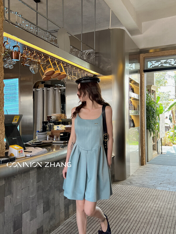 New in early summer! [CZ Zhang] fashionable suspender pleated waist dress 62201# XYJ