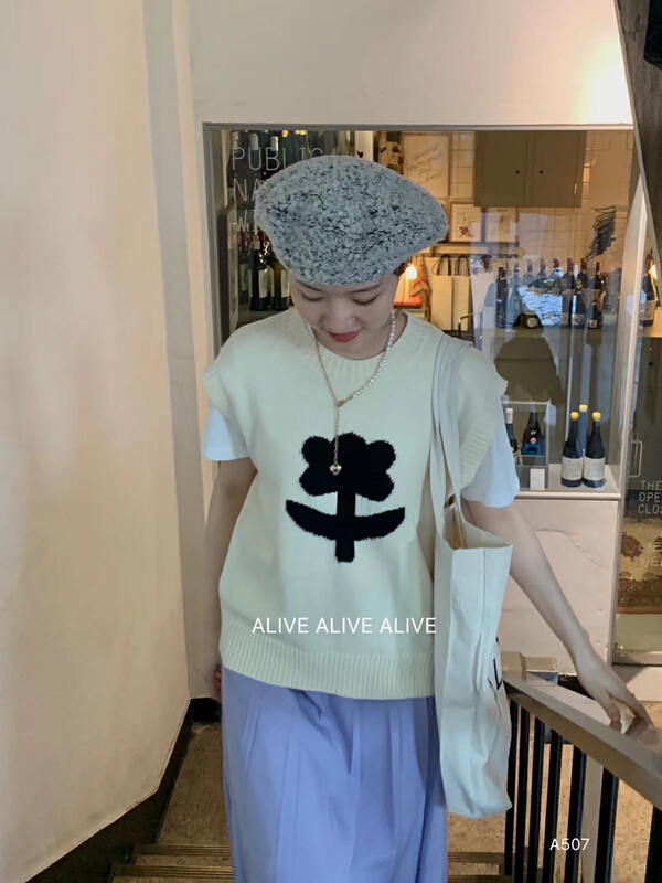 goods in stock! New year in early spring! [alive] contrast color floret knitted vest 8029# lwy