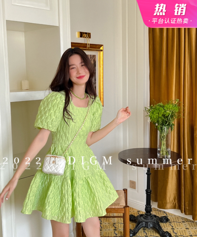 [digm] French retro square neck bubble sleeve slim dress 1575# zxx