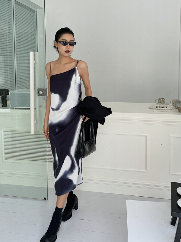 New year in early spring! [Yang lotus urban fashion] suspender slim mid length dress s32101109# ozq