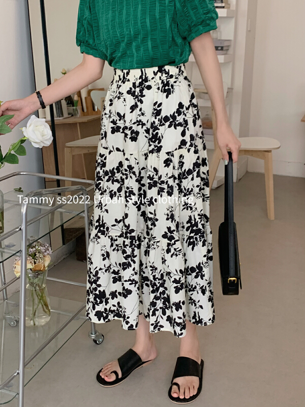 New in early summer! [Tammy] elastic stitching shows thin urban style and simple floral skirt 82601# L