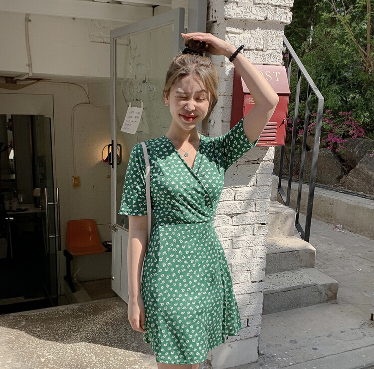New year in early spring! [timely rain] Han Feng ins sweet temperament broken flower V-neck French slim lace up dress f557# WPL