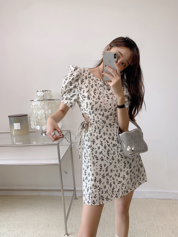 [Vanessa] Korean design broken waist bandage bubble sleeve dress 6143# ozq