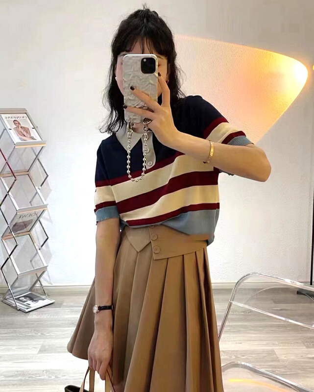 [kiss sister] Korean version age reducing color blocking sweater 22m8050# ozq