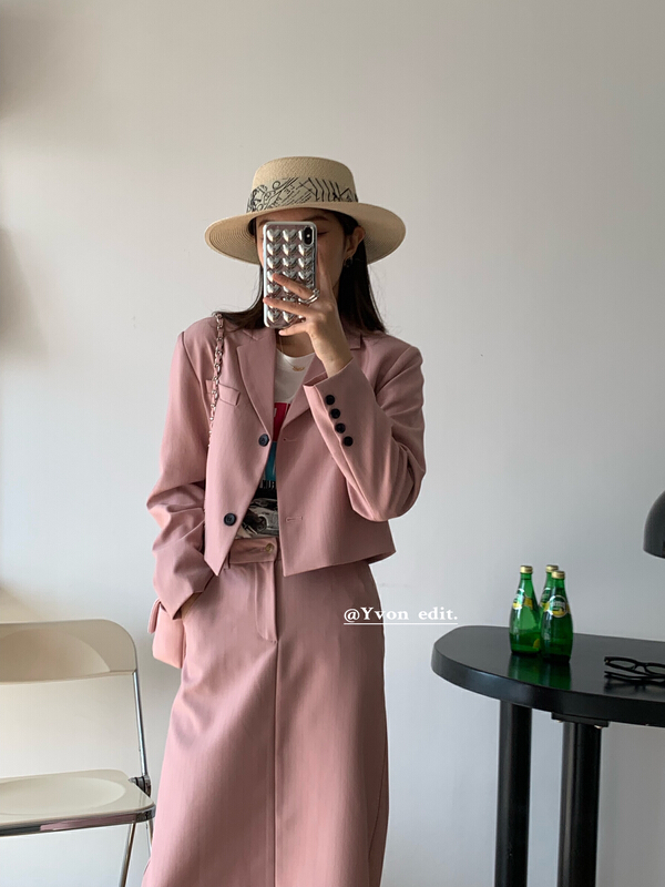 goods in stock! New year in early spring! [Yiwan y.von] Korean version simple retro stripe short coat + high waist skirt suit 9853# XJ