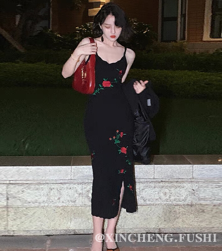 [Xinsheng] Hong Kong style retro Rose Embroidery slim Sling Dress 9003# PCZ