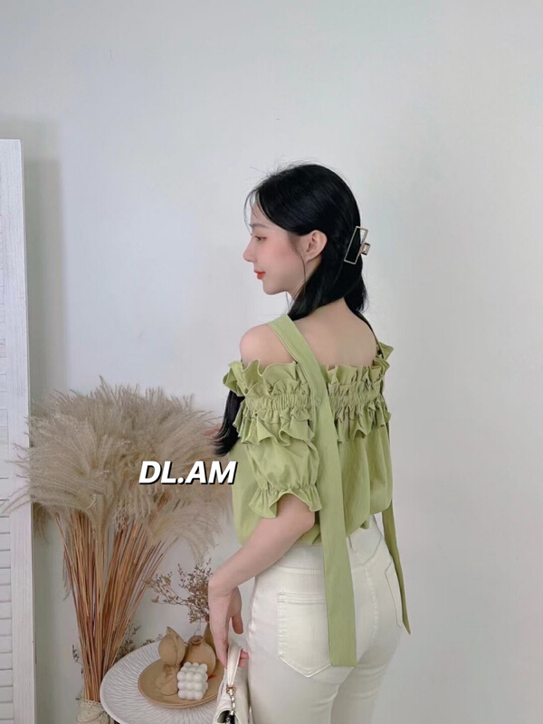 New in early summer! [dl. Am] shoulder and clavicle exposed fashion neck hanging slim shirt (without necklace) 80099# WPL
