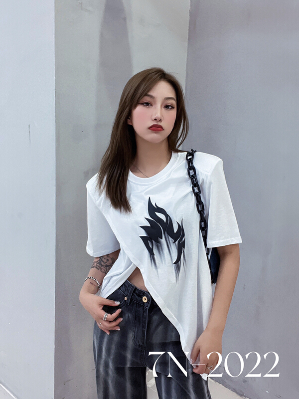 New in early summer! [7n] Korean heavy industry hot stamping irregular slit short sleeve T-shirt 7230# ozq