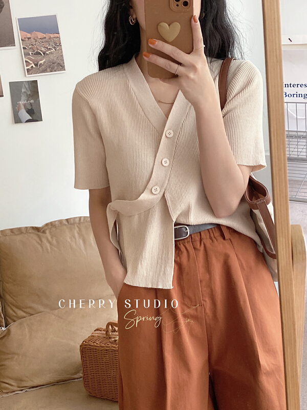 goods in stock! New in early summer! [cherry studio] Korean design oblique buckle thin sweater 5096# HBx
