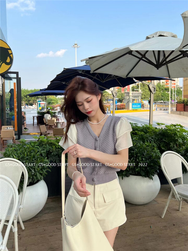 [GS. Good star] Korean version of little woman splicing V-Neck Sweater 22643# hjy