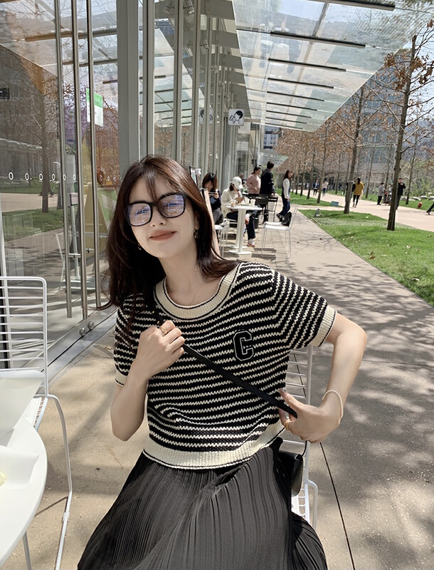 [savage] Korean retro color contrast round neck embroidery three-dimensional letters short sweater e8118# WPL
