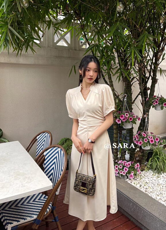 goods in stock! New in early summer! [Sara] sweet temperament, waist folded shell V-neck dress 88690# lwy
