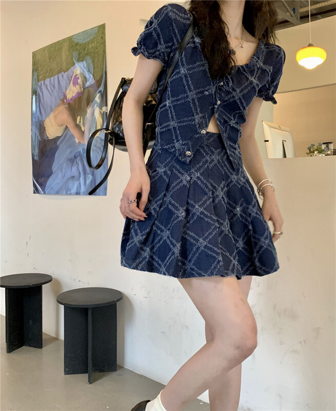 New in early summer! [DS +] simple and versatile single breasted blouse + Korean slim pleated skirt set 3118# JJ