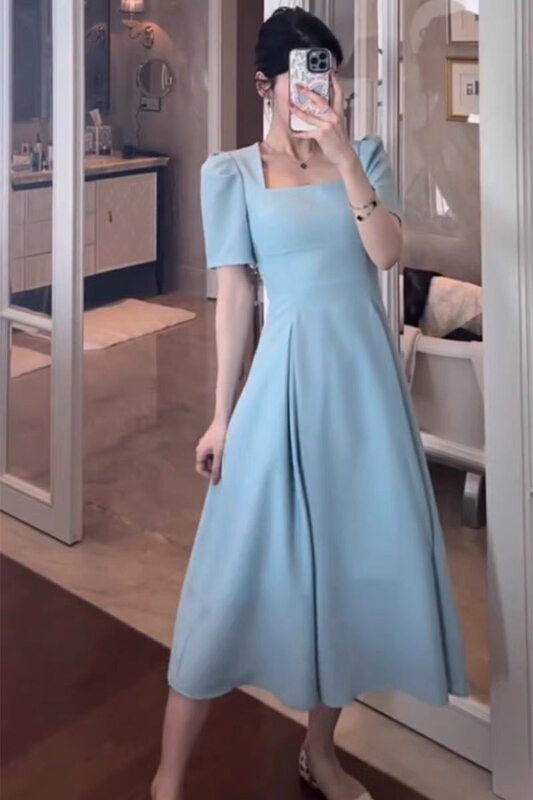 goods in stock! New in early summer! [Yingying new clothes] French retro simple square neck bubble sleeve temperament thin dress 7296# Cl