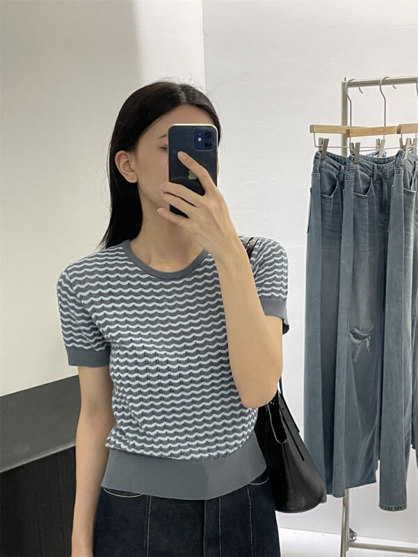 [clean space] Korean Style Short Sleeve Striped Sweater 31213# CLS