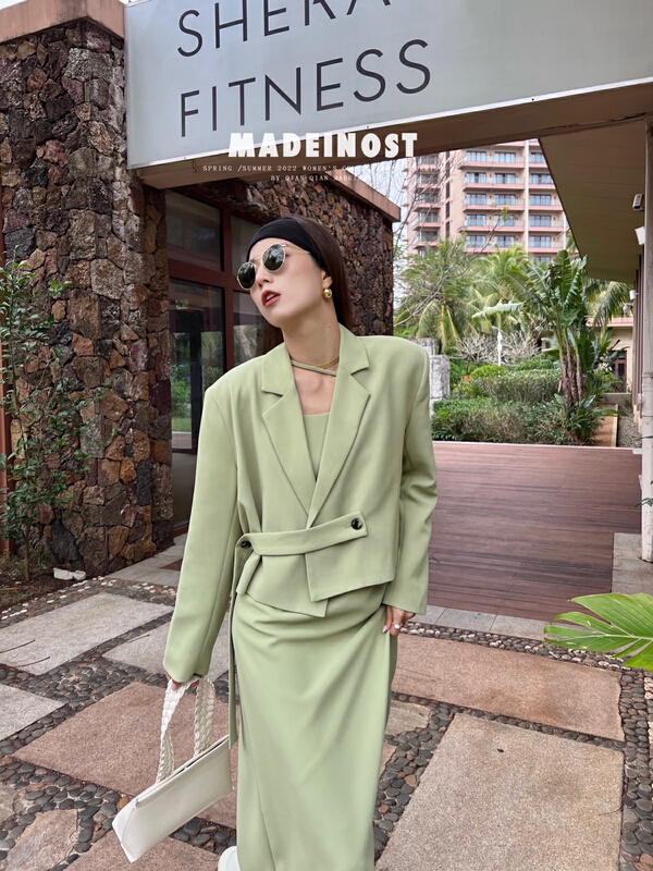 Original price 107.16! New year in early spring! [OSHA madeinost] design sense belt silhouette short suit 86056# ll