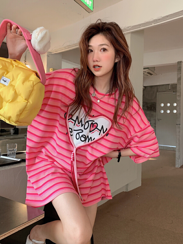 goods in stock! New in early summer! [timely rain] Hanfeng ins heavy industry design sense of love short sleeve T-shirt 64106# WPL