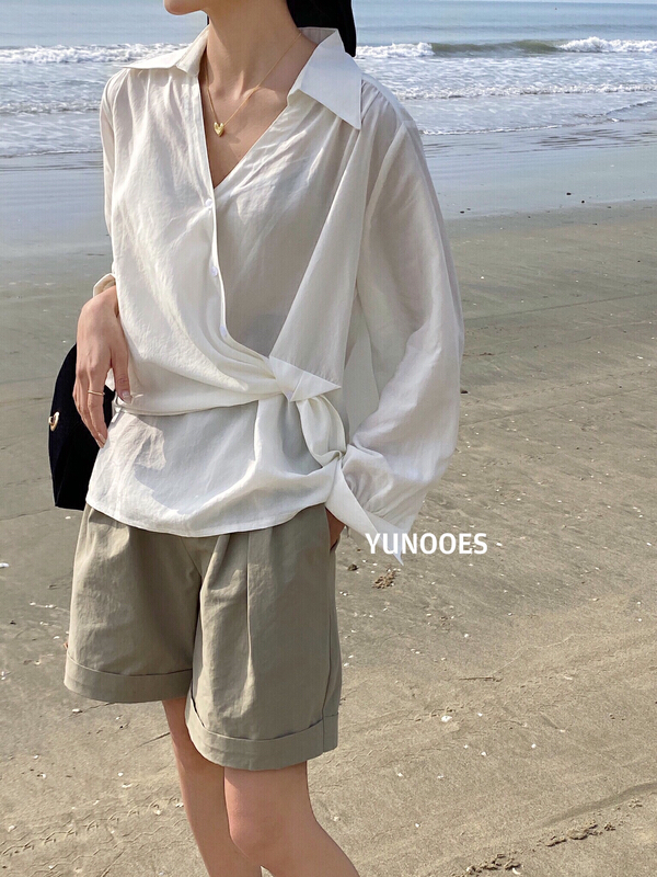 New year in early spring! [yunooes] Korean minority design V-neck shirt 8022-1# LSL