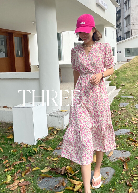 New in early summer! [three 33 +] lady temperament broken flower waist V-neck dress (dress only) 2295# CLS