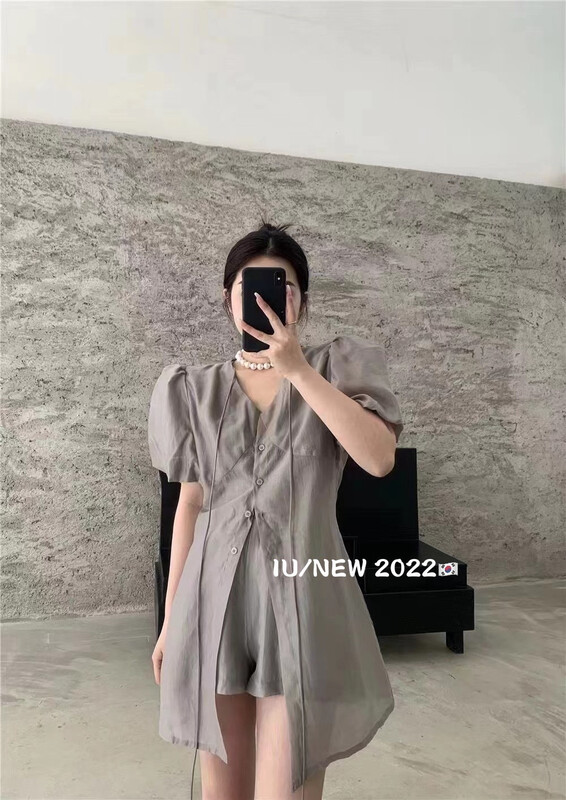 【IU】法式V領泡泡袖中長款小衫+寬鬆休閒短褲套裝  6800#  WPL