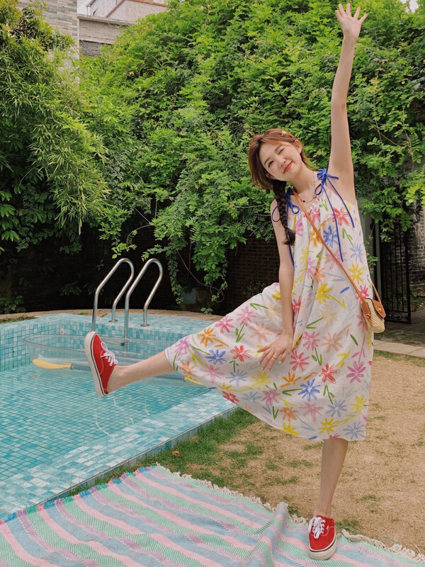 [timely rain] Han Feng ins loose design feeling wax stroke sunflower suspender dress 50079# WPL
