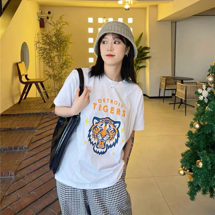 Early spring! [Yingquan she] Korean print Pullover short sleeve T-shirt 5153# XYY
