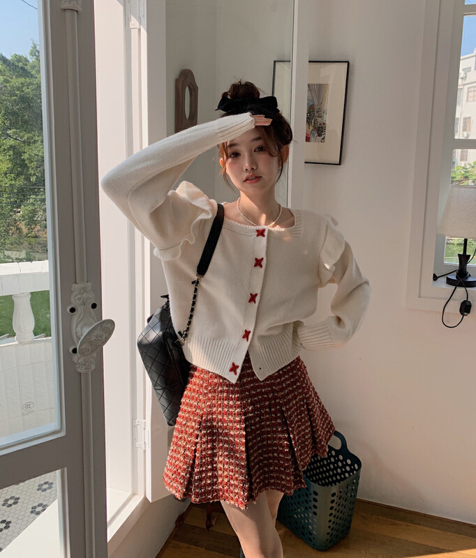 [timely rain] Han Feng ins sweet temperament, loose and versatile warm sweater with fungus edge as2170# YYW