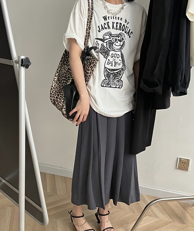 New in early summer! [Sue studio] little bear round neck Korean Short Sleeve T-shirt 22229# zjy