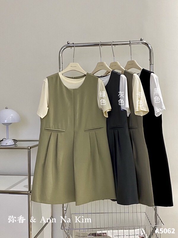 [Mi Xiang] simple solid color short sleeved T-shirt + loose vest skirt two piece suit 5062# hjy