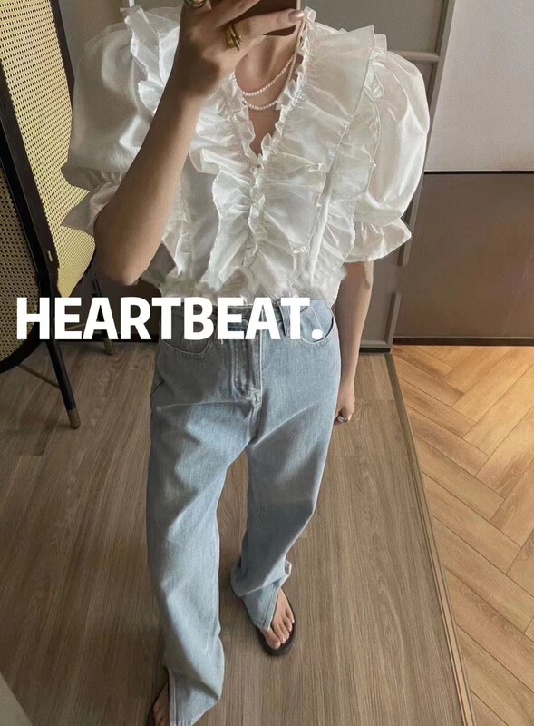New in early summer! [Heartbeat] French lotus leaf V-neck shirt 3012# L