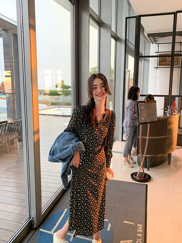 Original price 139.74! New year in early spring! [finoa] Korean broken flower V waist closing bubble sleeve dress 10189# CLS