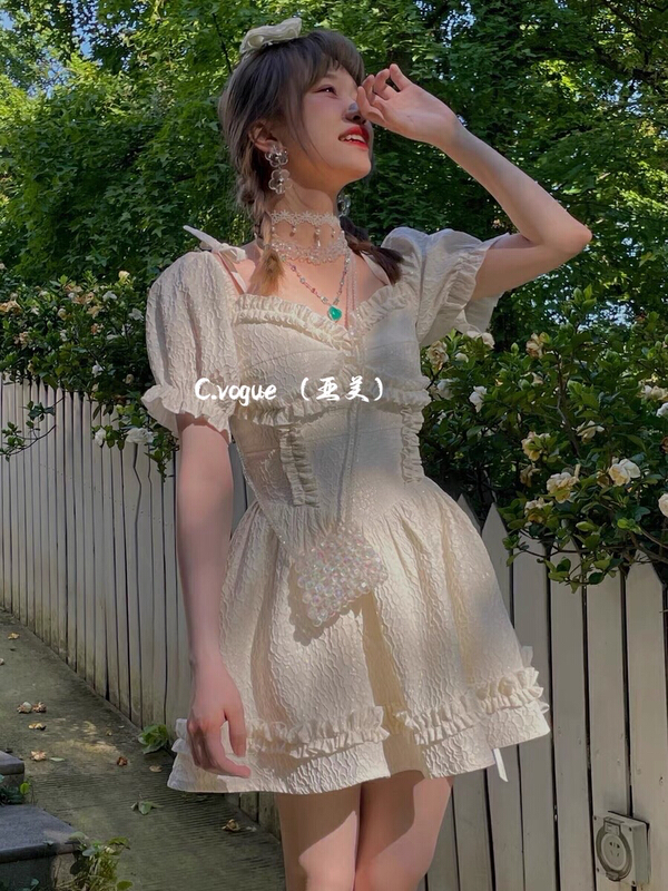 New in early summer! [c.vogue] French retro bubble sleeve heavy industry dress 29800# PCZ