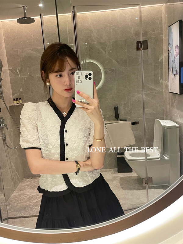 [1. One] French V-neck bubble sleeve shirt 8063# WPL