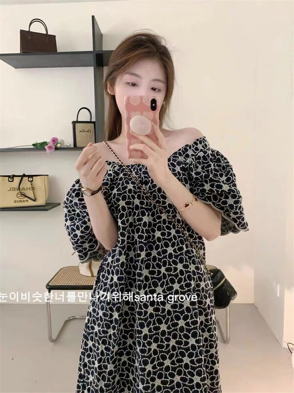 [Wo +] Korean style square neck bubble sleeve temperament dress 22569# zxx