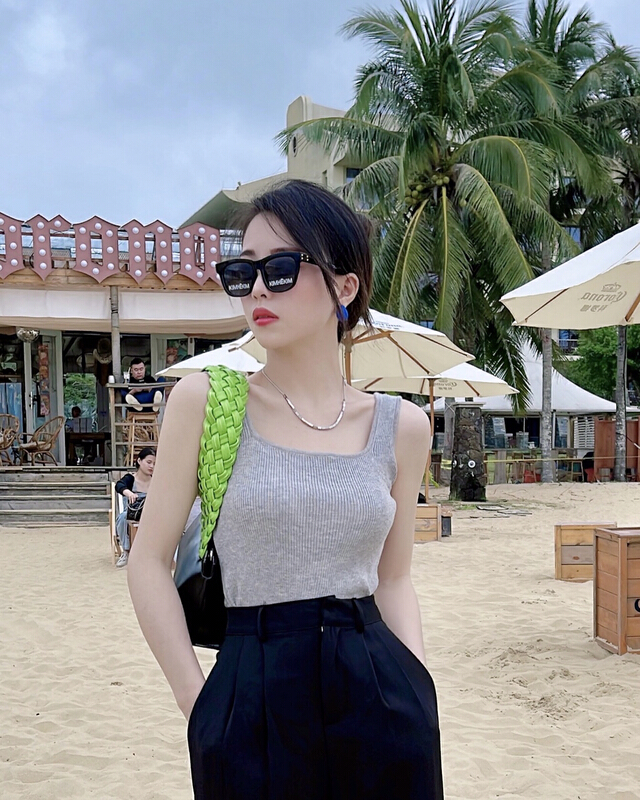 New year in early spring! [woshang woshang] sense of design: a small group of backless sleeveless two-sided vest 1079# XYJ