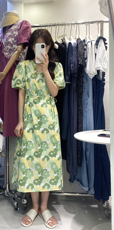 [ISO Korean] French style retro V-neck floral design dress 68896# hjy