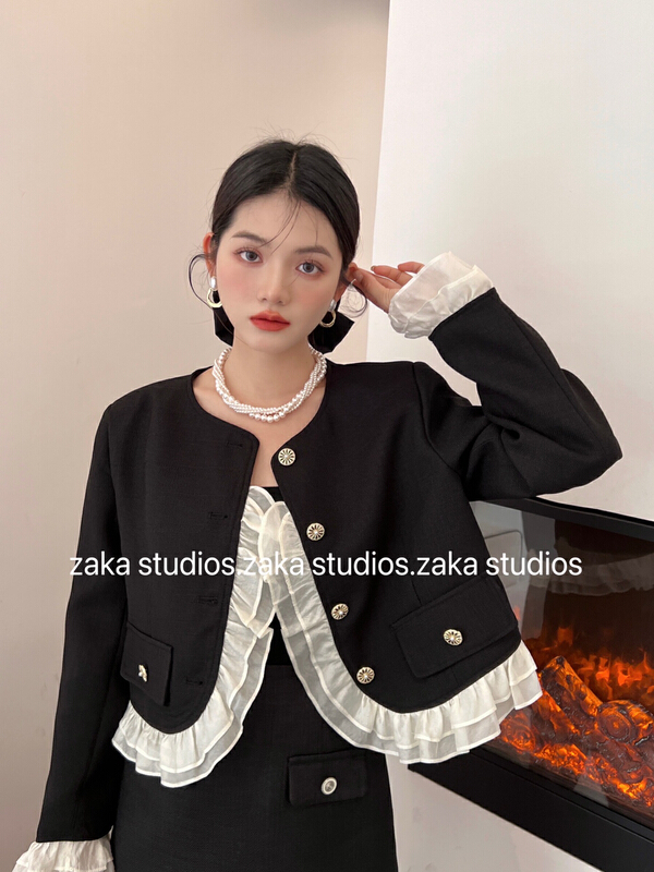 早春上新!【ZAKA】荷葉邊小香風時尚短外套(只賣外套)  W58239#  L