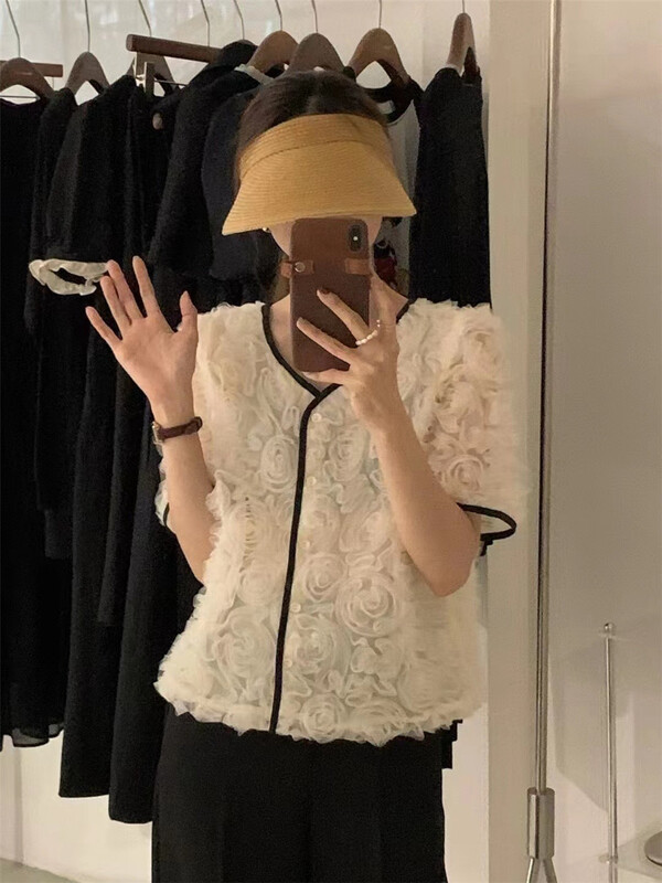 [color buttons] casual style